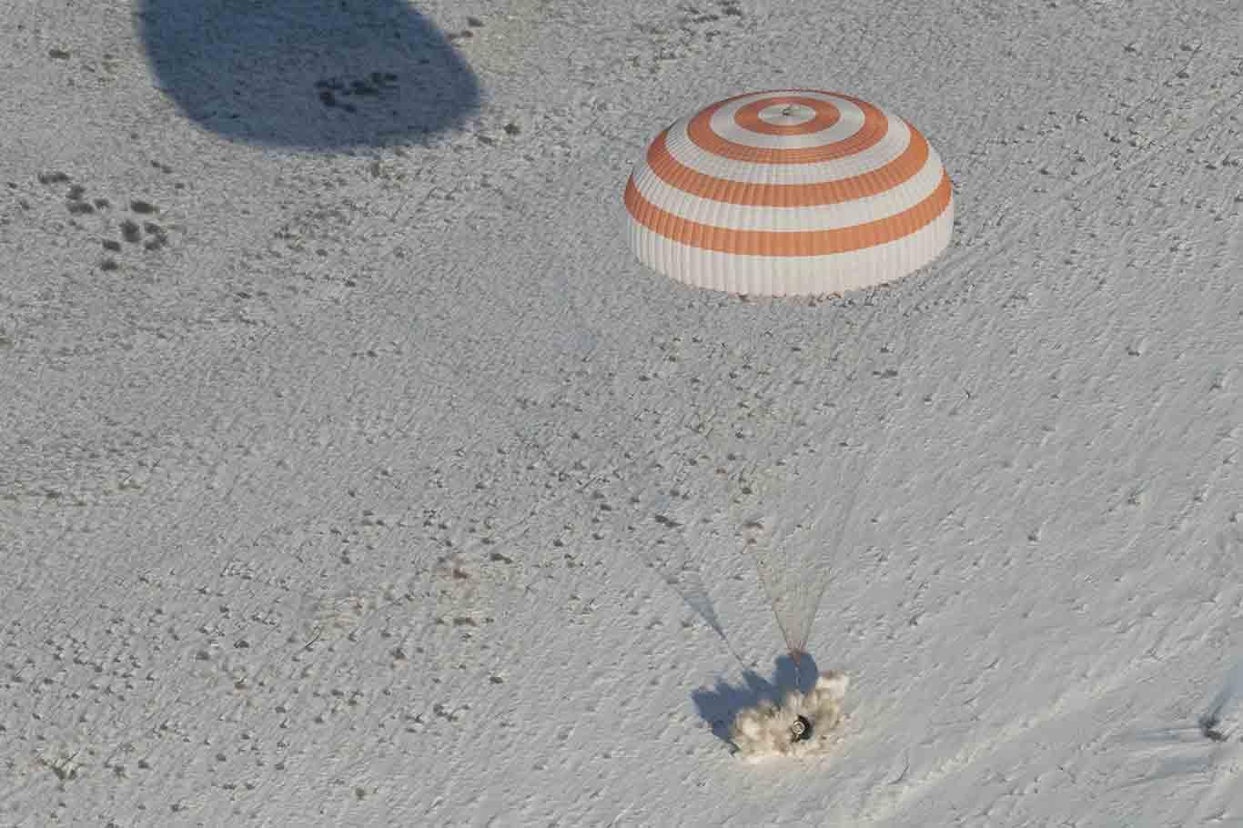 Astronotlar Uzay İstasyonu'ndan dünyaya dönüş yaptı Astronotlar Uzay İstasyonu'ndan dünyaya dönüş yaptı